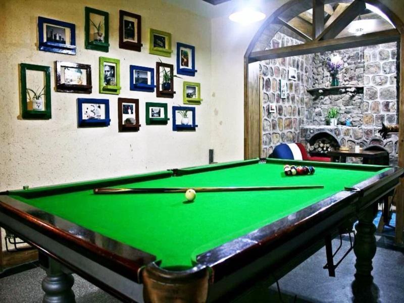 Zhangjiajie April Day Hostel 贺龙铜像 外观 照片